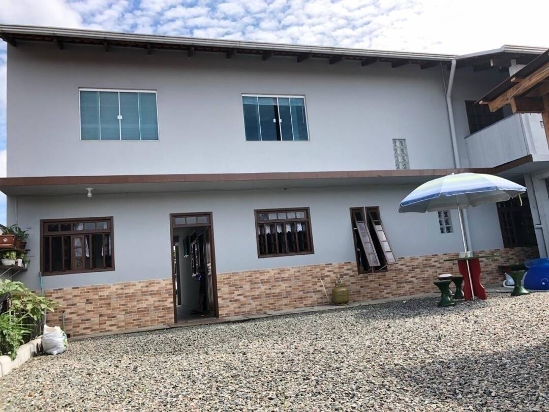 Sobrado à venda com 6 quartos, 220m² - Foto 4