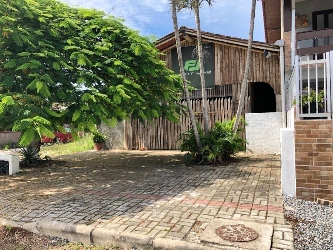 Sobrado à venda com 6 quartos, 220m² - Foto 51