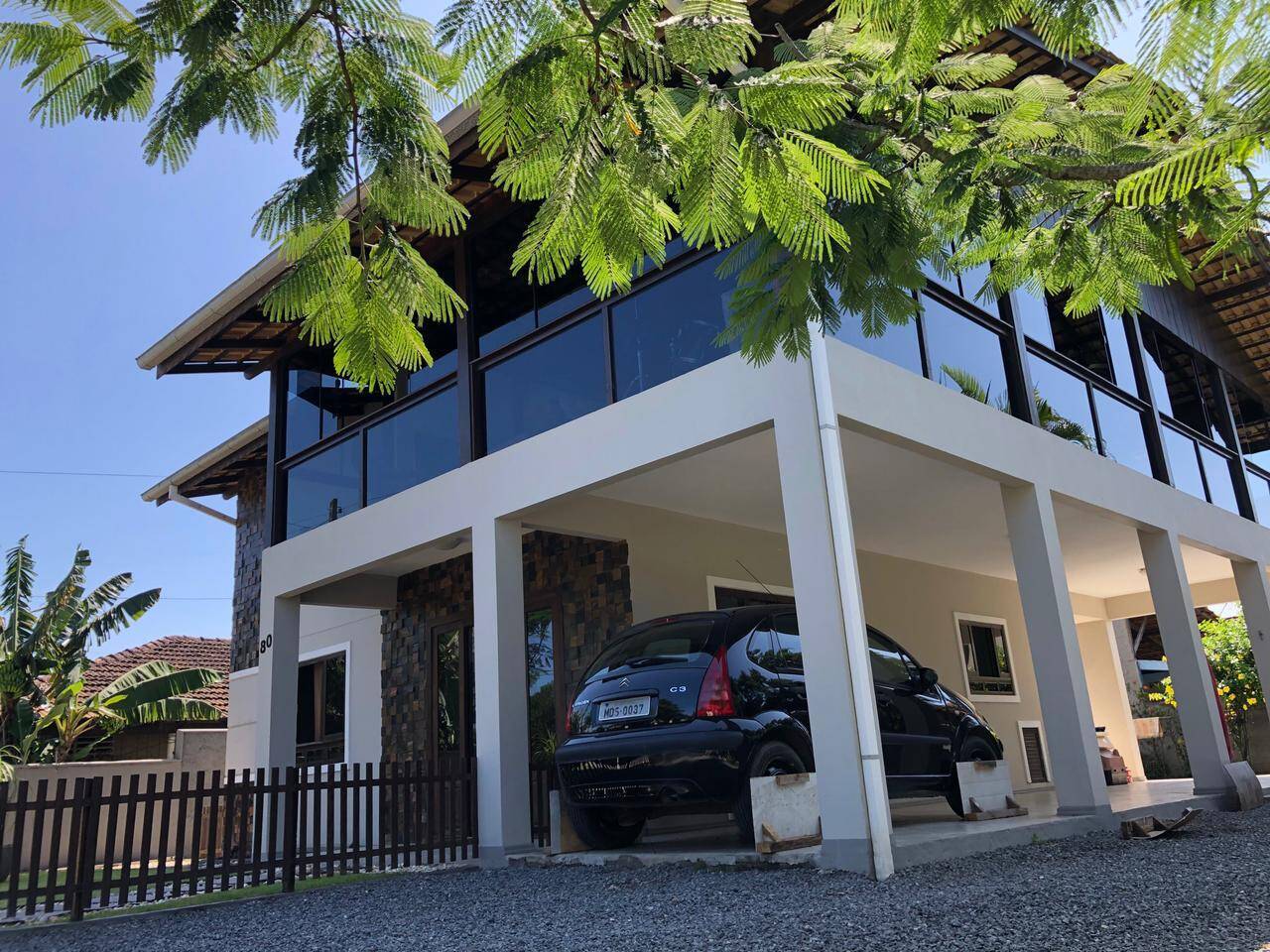 Sobrado à venda com 4 quartos, 240m² - Foto 1