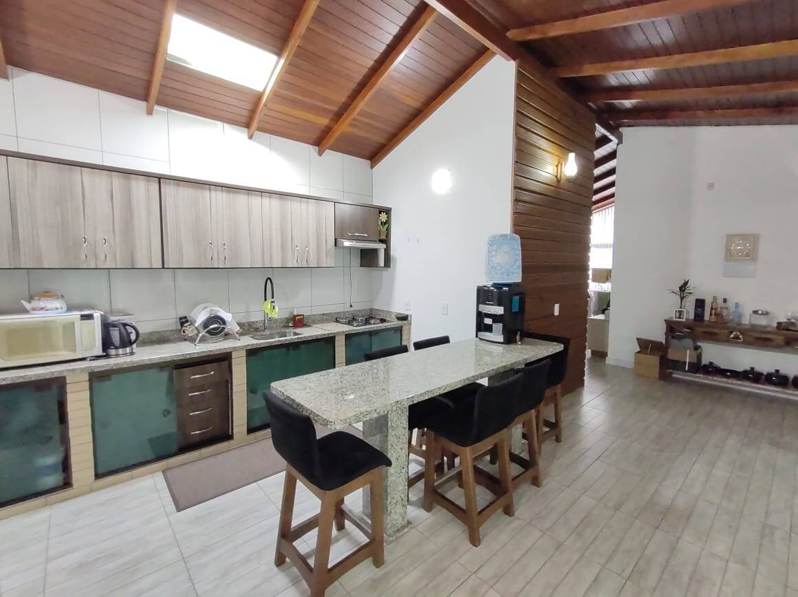 Casa à venda com 3 quartos, 206m² - Foto 21