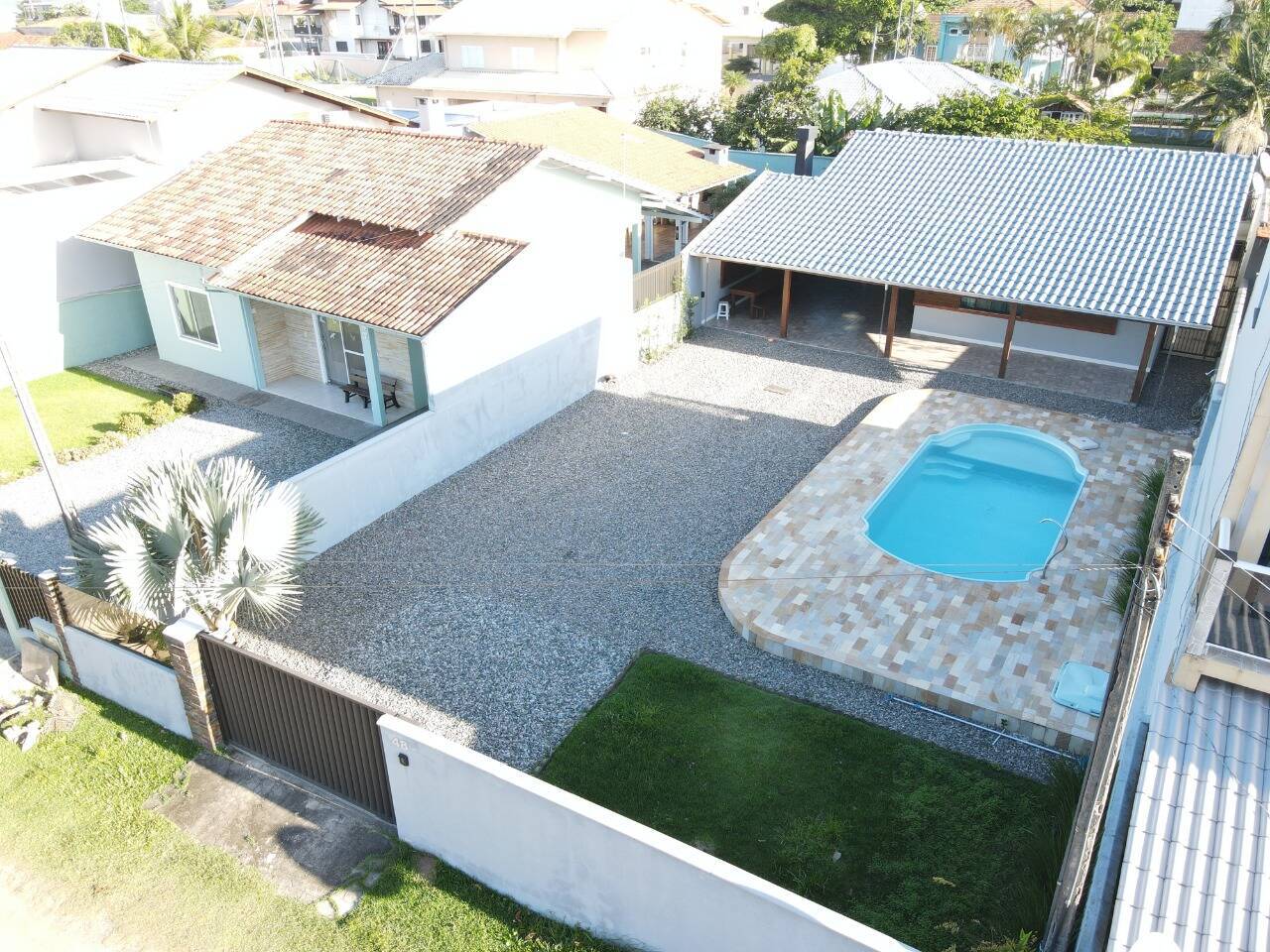 Casa à venda com 3 quartos, 206m² - Foto 2