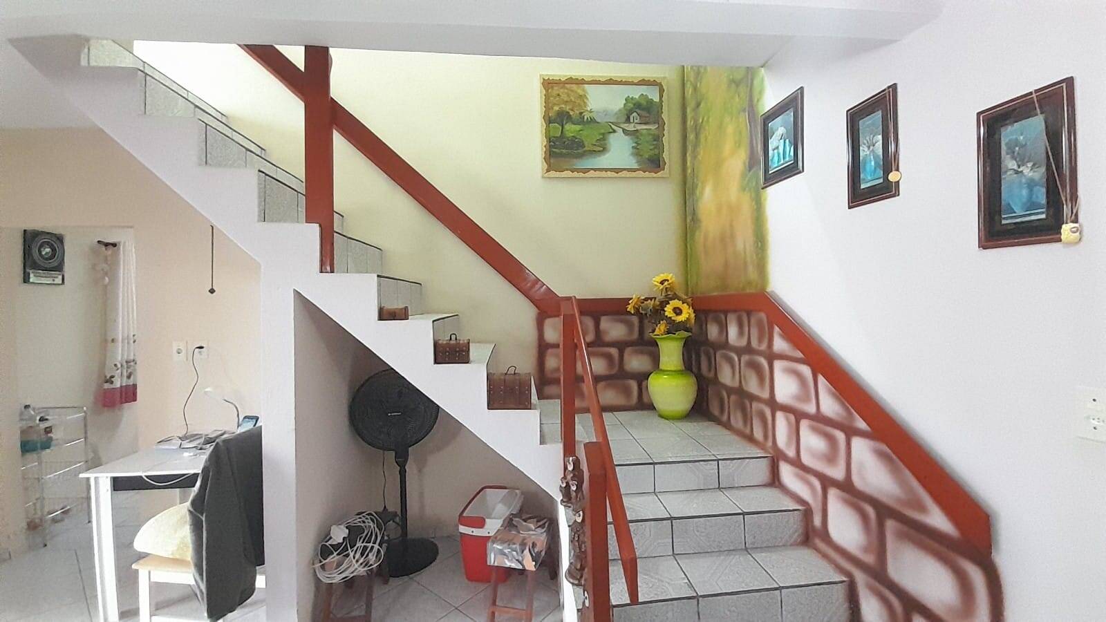 Casa à venda com 4 quartos, 190m² - Foto 4