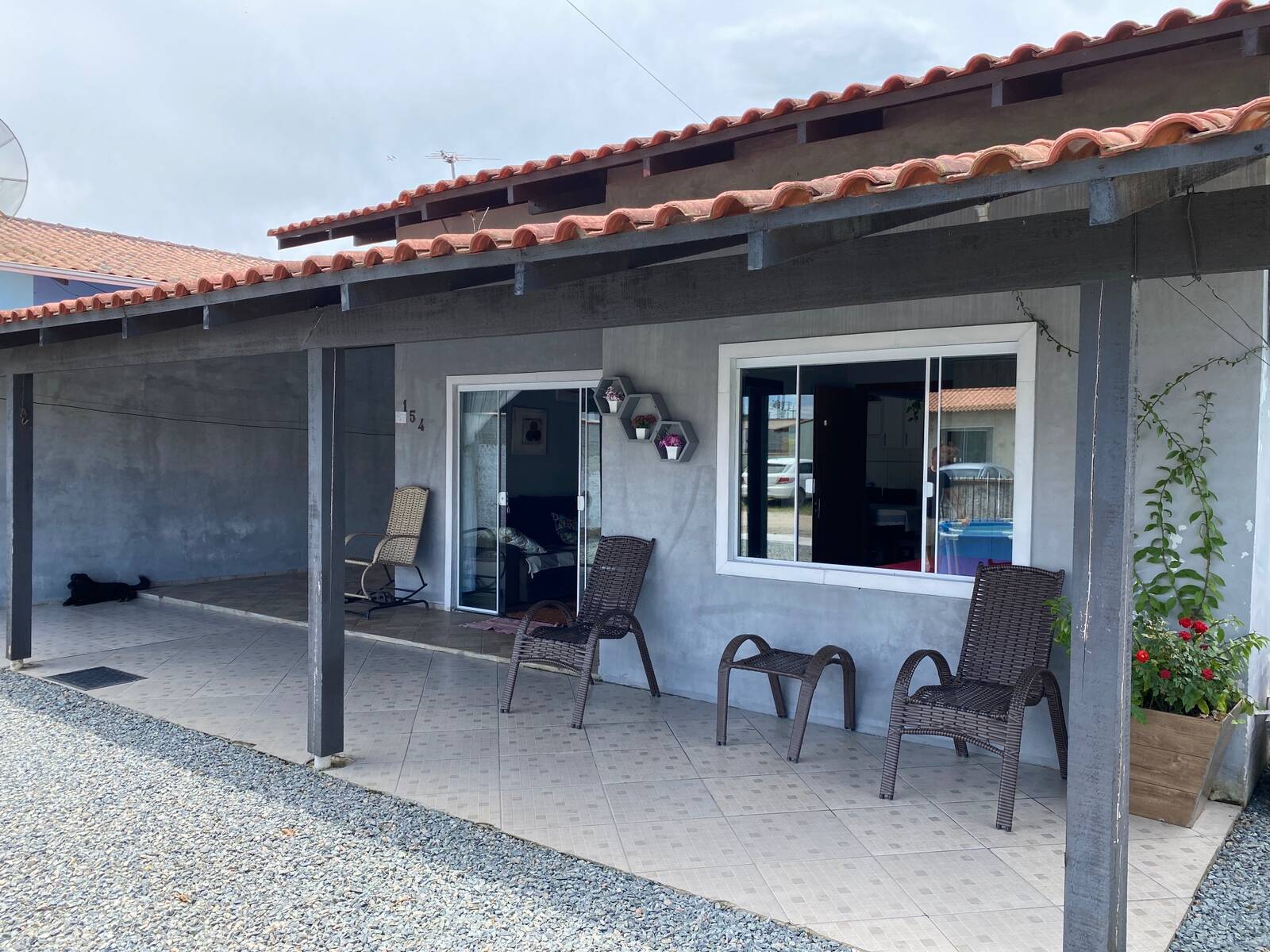 Casa à venda com 2 quartos, 108m² - Foto 1