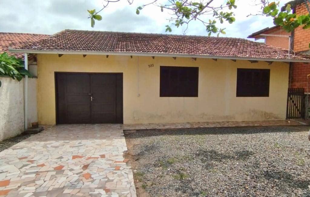 Casa à venda com 3 quartos, 140m² - Foto 1