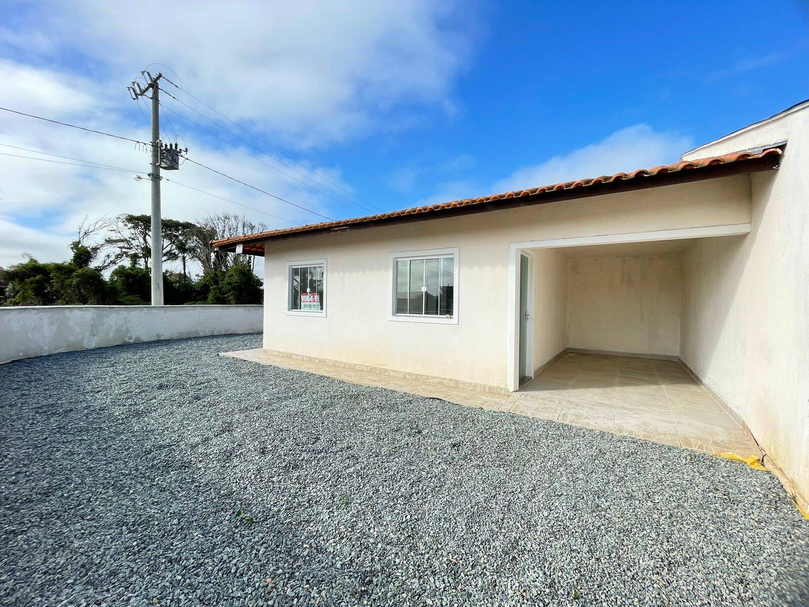 Casa à venda com 3 quartos, 60m² - Foto 1