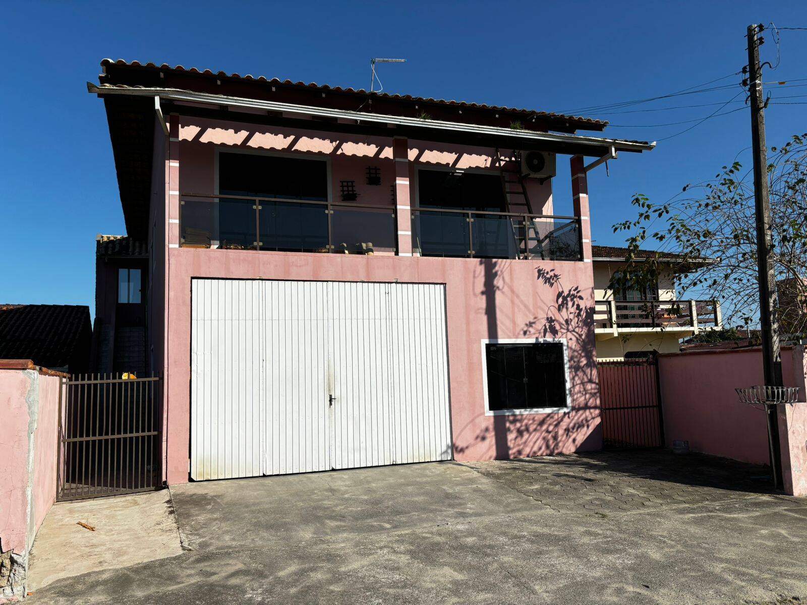 Sobrado à venda com 3 quartos, 137m² - Foto 1