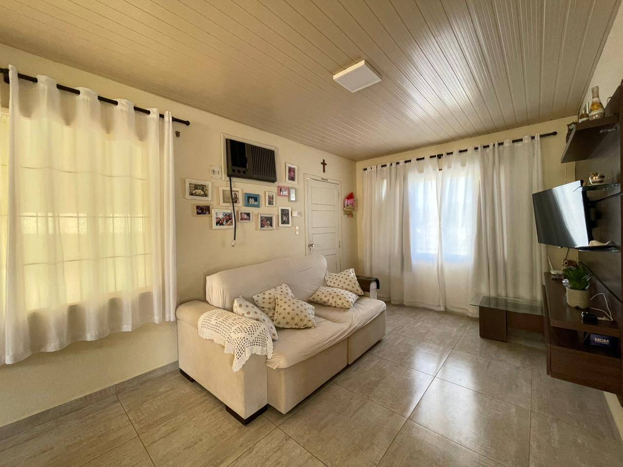 Casa à venda com 2 quartos, 170m² - Foto 8