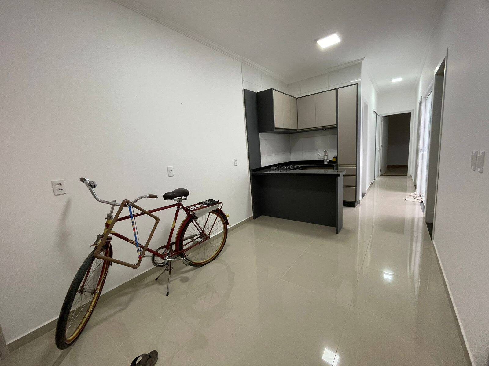 Casa à venda com 3 quartos, 77m² - Foto 8