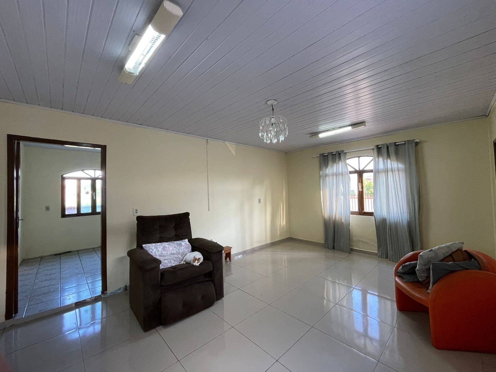 Casa à venda com 5 quartos, 98m² - Foto 9