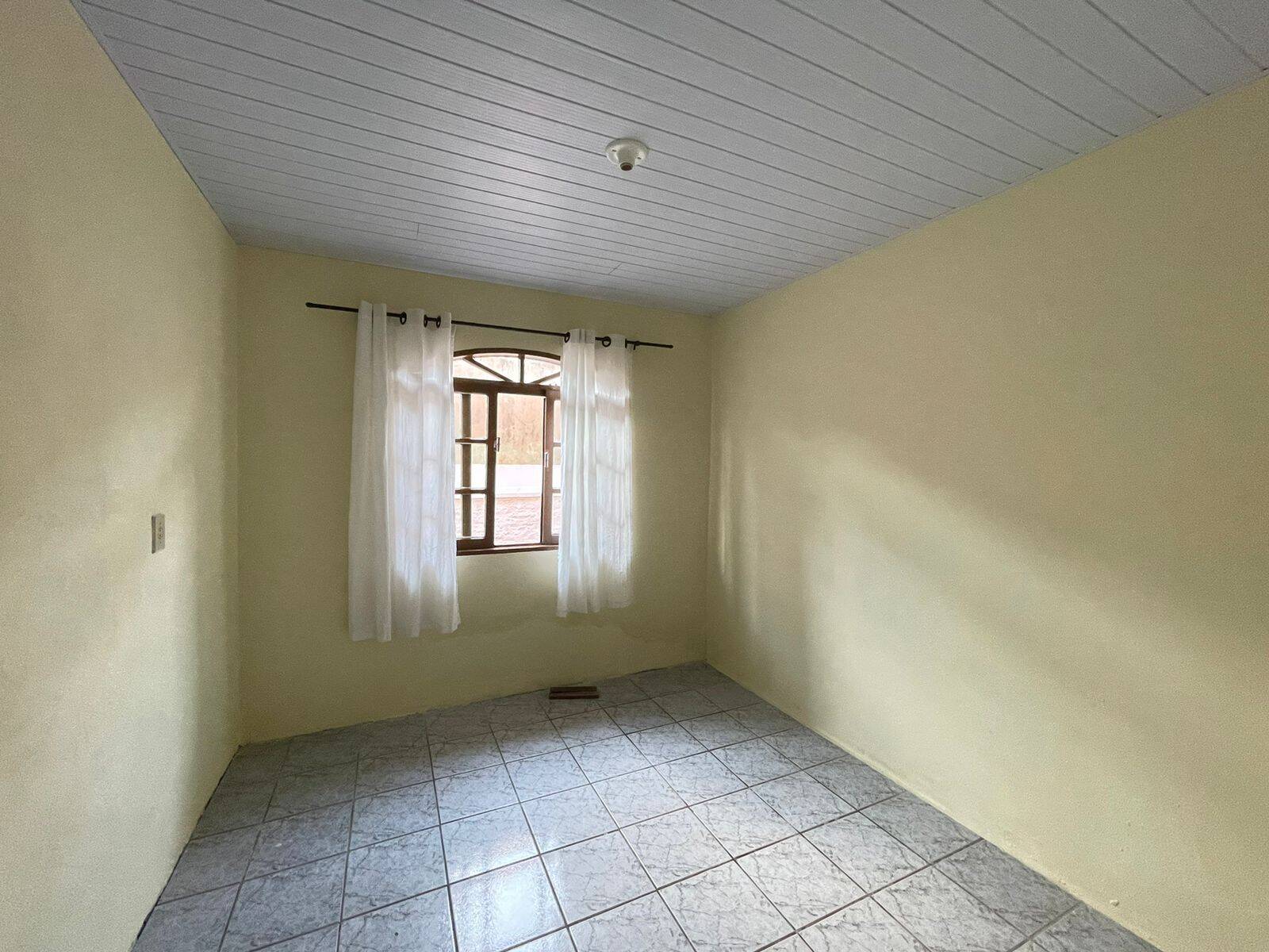 Casa à venda com 5 quartos, 98m² - Foto 15