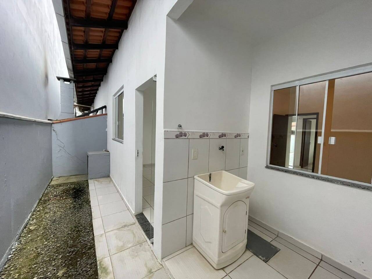 Casa à venda com 2 quartos, 70m² - Foto 9