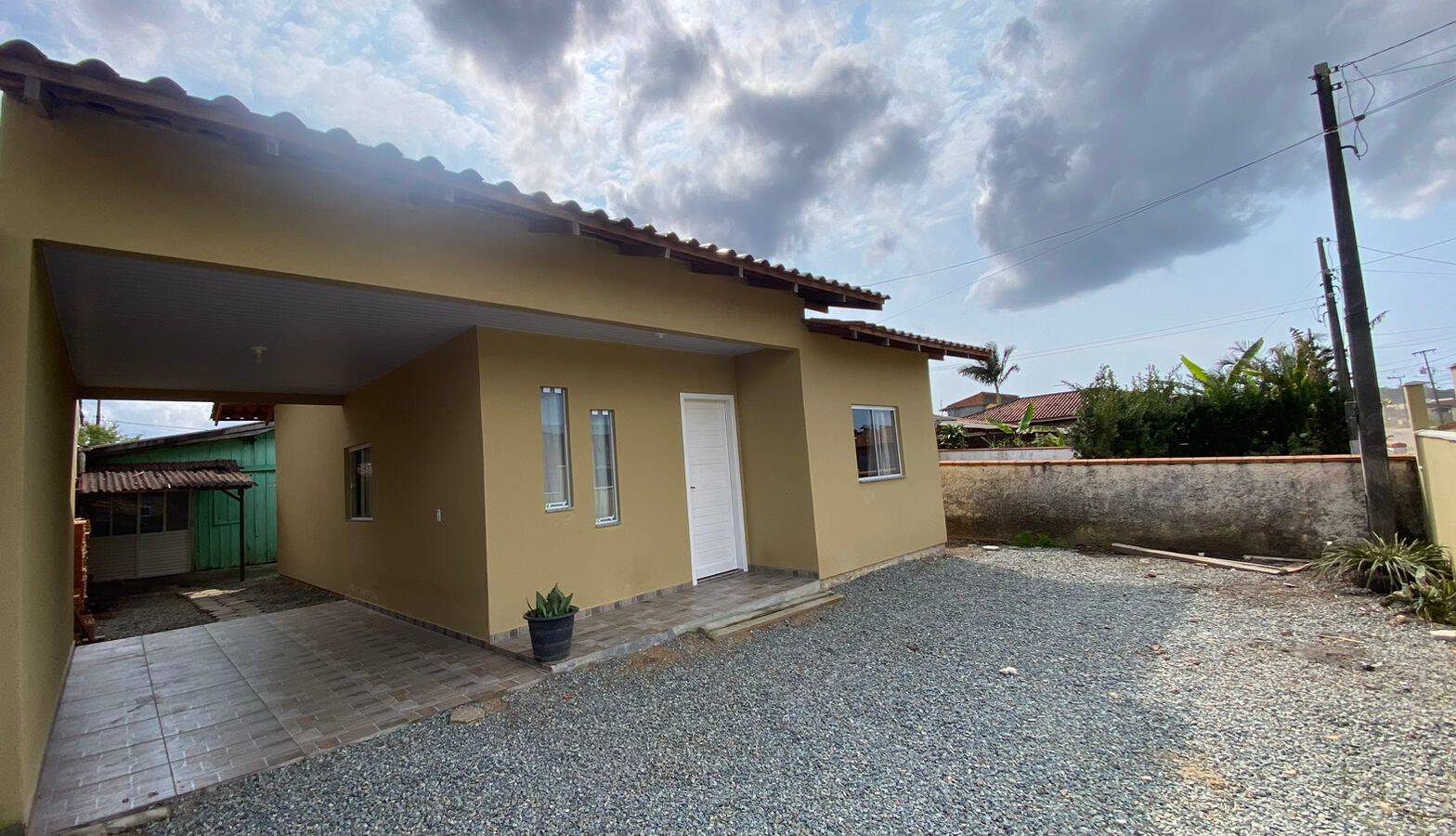 Casa à venda com 2 quartos, 150m² - Foto 2