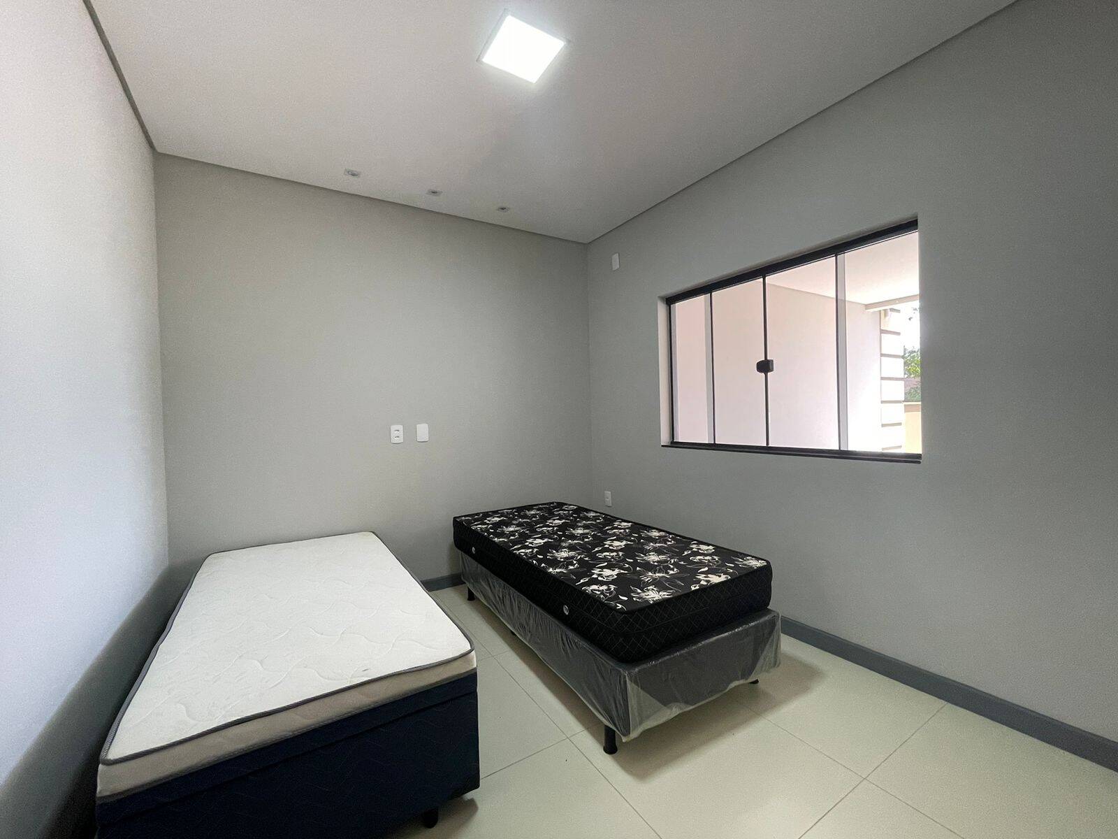 Casa à venda com 3 quartos, 180m² - Foto 8