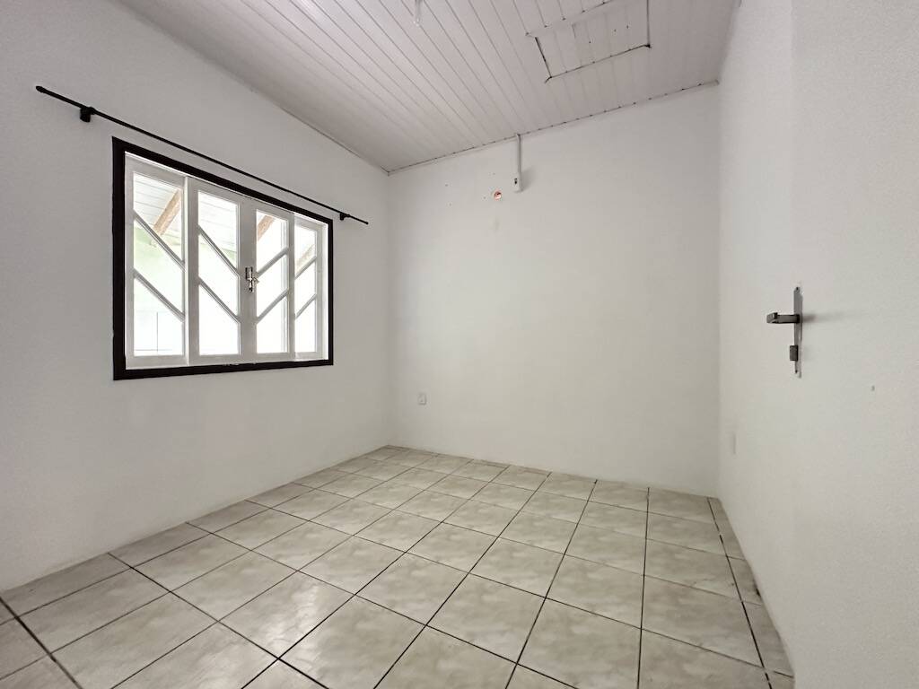 Casa à venda com 4 quartos, 81m² - Foto 12