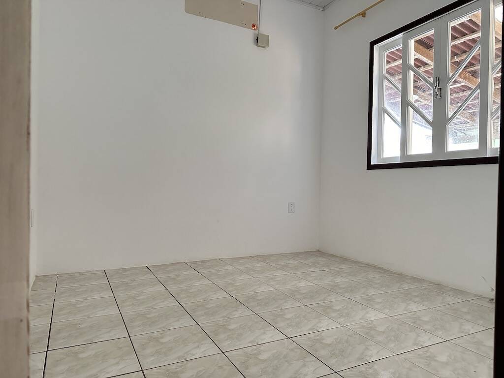 Casa à venda com 4 quartos, 81m² - Foto 11