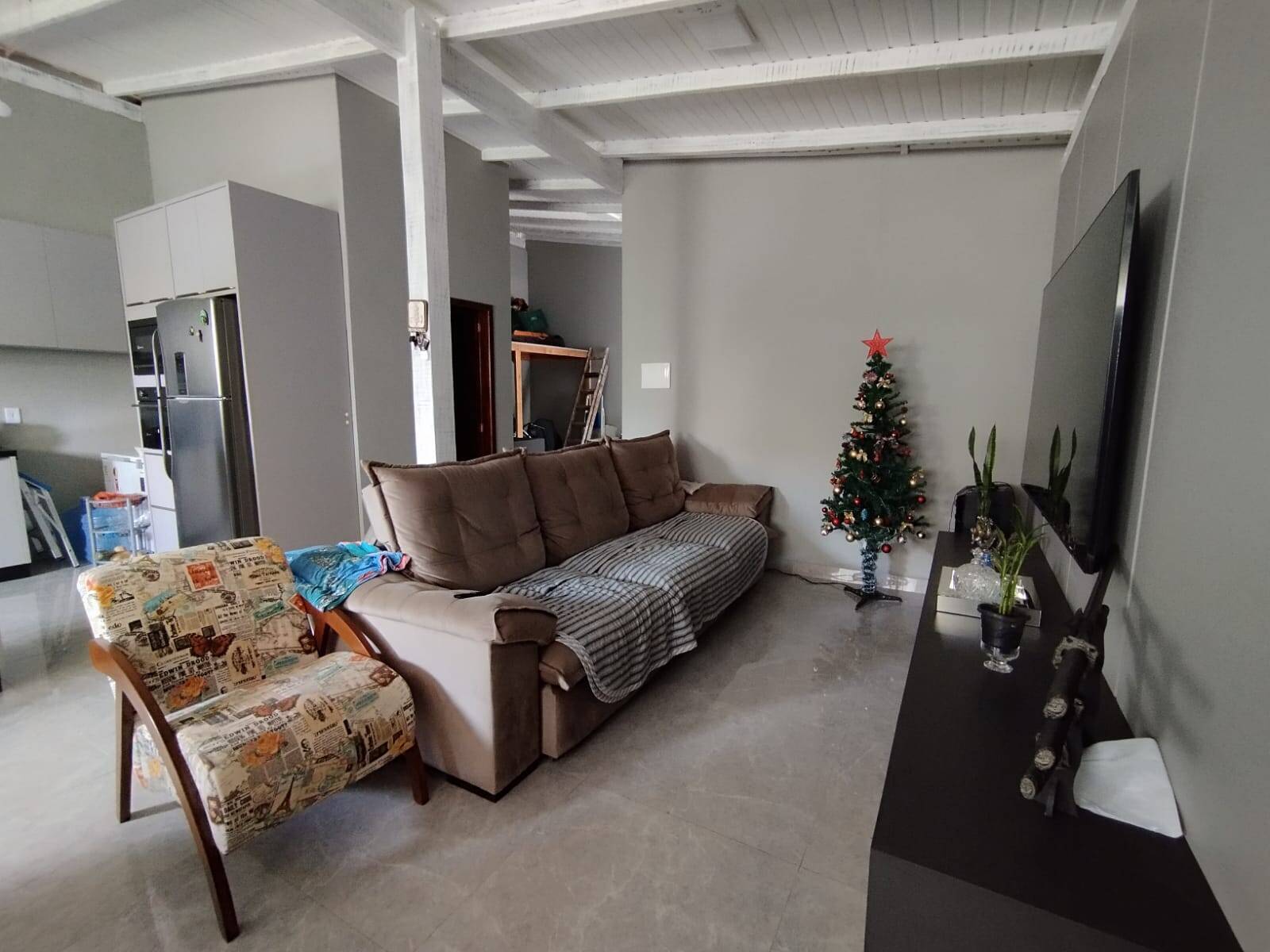 Casa à venda com 2 quartos, 140m² - Foto 6