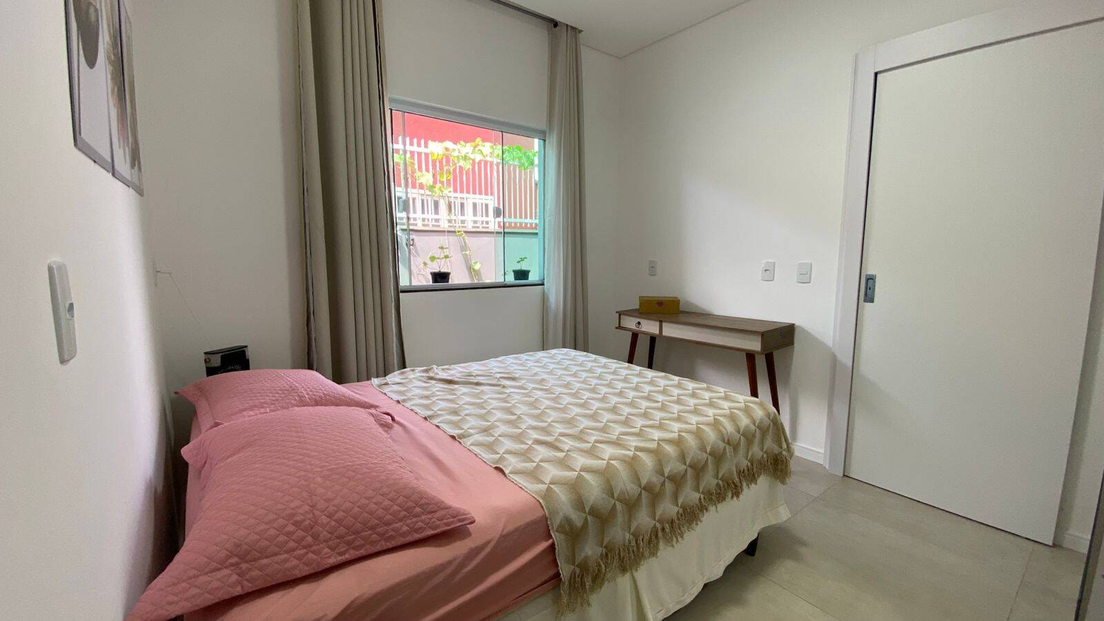 Casa à venda com 3 quartos, 89m² - Foto 14