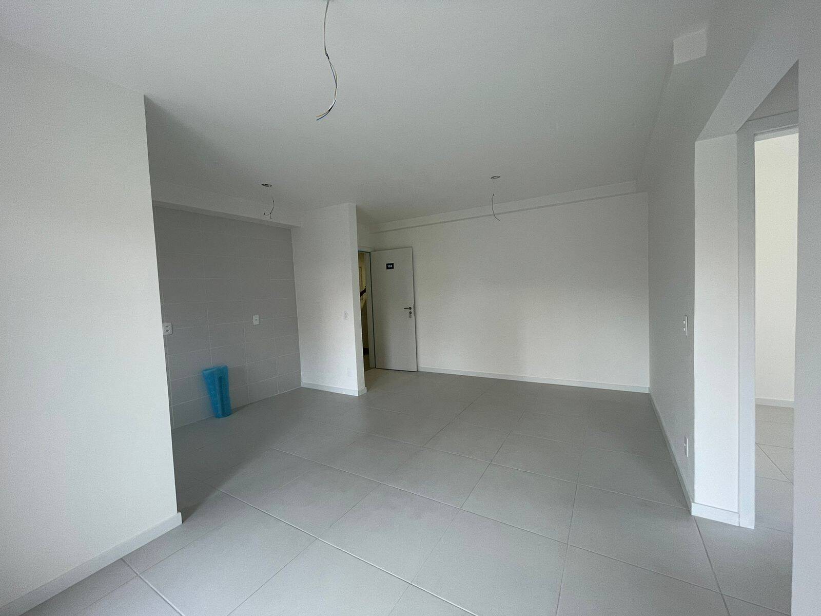 Apartamento à venda com 2 quartos, 63m² - Foto 13