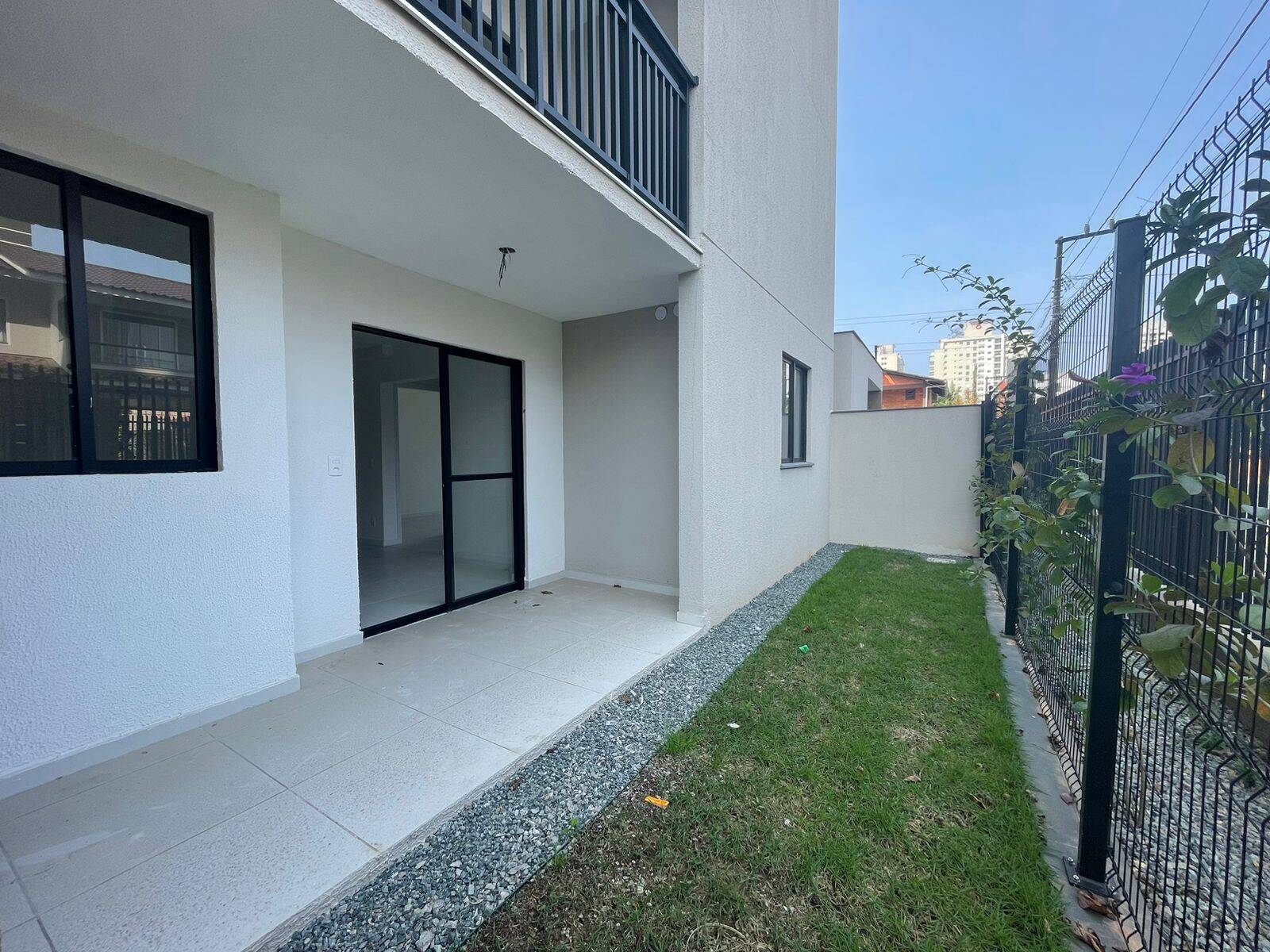 Apartamento à venda com 2 quartos, 63m² - Foto 3