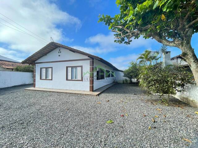 #2406 - Casa para Venda em Balneário Barra do Sul - SC