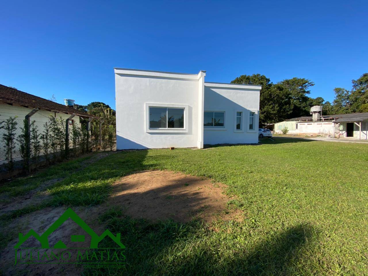 Fazenda à venda com 3 quartos, 210m² - Foto 2