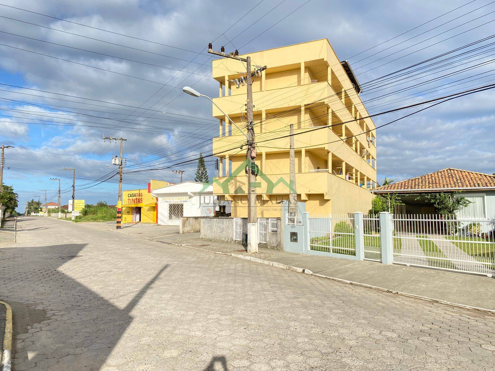 Apartamento à venda e aluguel com 15 quartos, 688m² - Foto 2