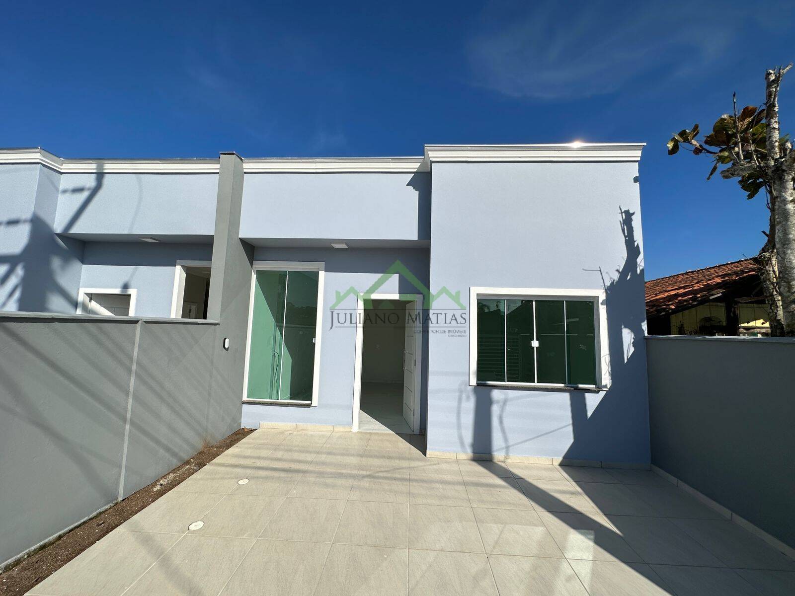 Casa à venda com 3 quartos, 85m² - Foto 1