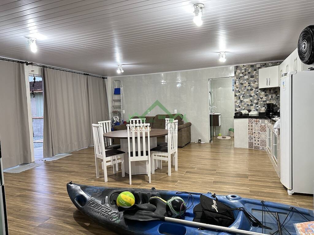 Casa à venda com 2 quartos, 72m² - Foto 11