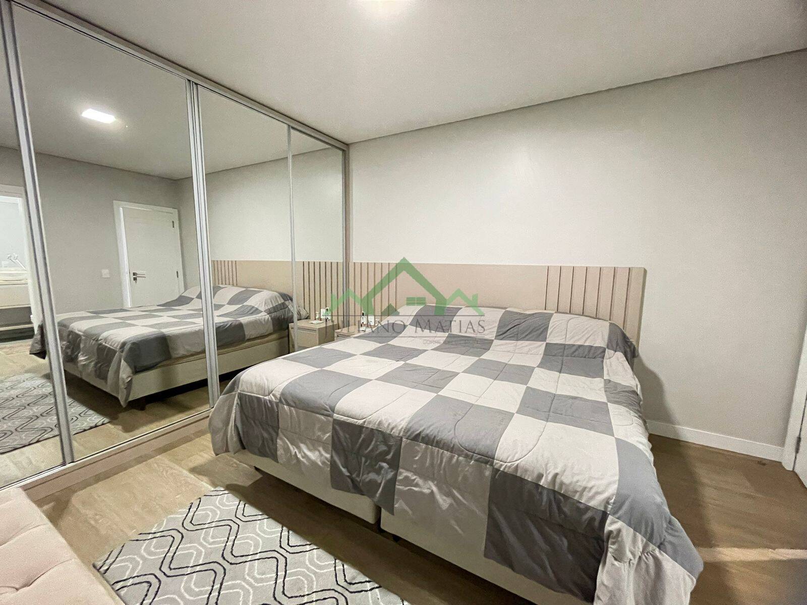 Casa à venda com 3 quartos, 210m² - Foto 14