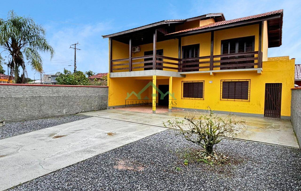 Sobrado à venda com 4 quartos, 200m² - Foto 2