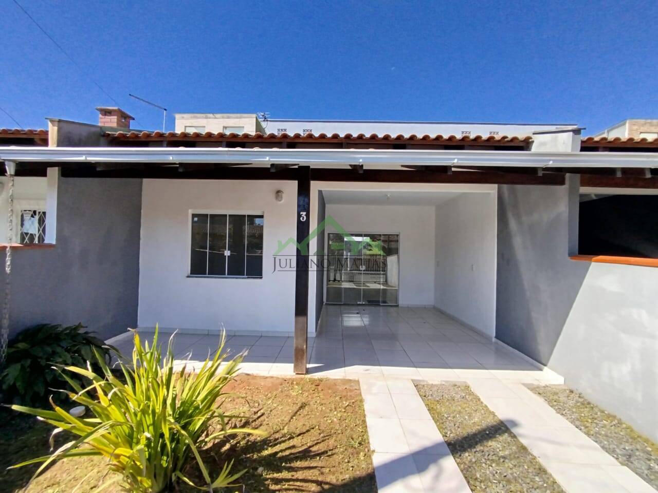 Casa à venda com 2 quartos, 70m² - Foto 2